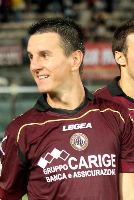 Mai subiti gol a metà gara, poi le doppie qualità di Emerson 