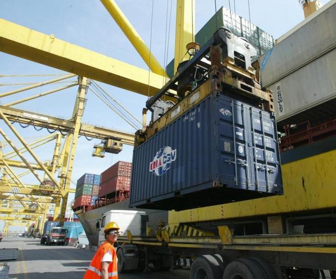 Porto: container ok, crociere in picchiata 