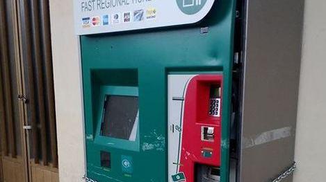 «Biglietterie rotte da sostituire» Appello di Scariot