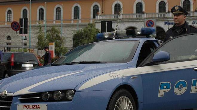 Arrestati per furto tre giovani, uno è minorenne