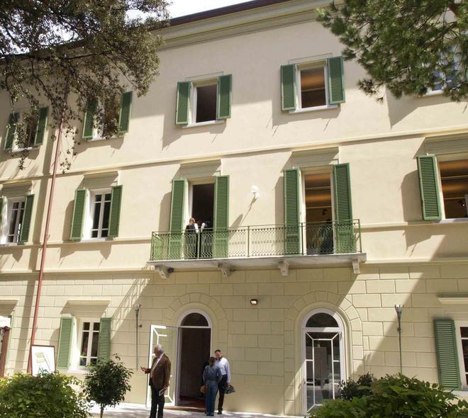 Donati contro Tonini: la biblioteca a Villa Bertelli