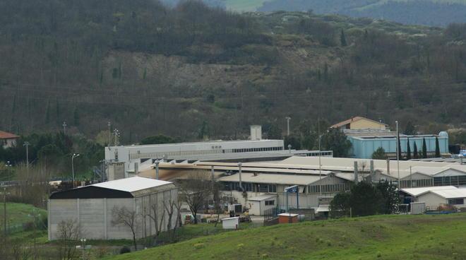 Pochi saldatori locali l’azienda assume altrove 