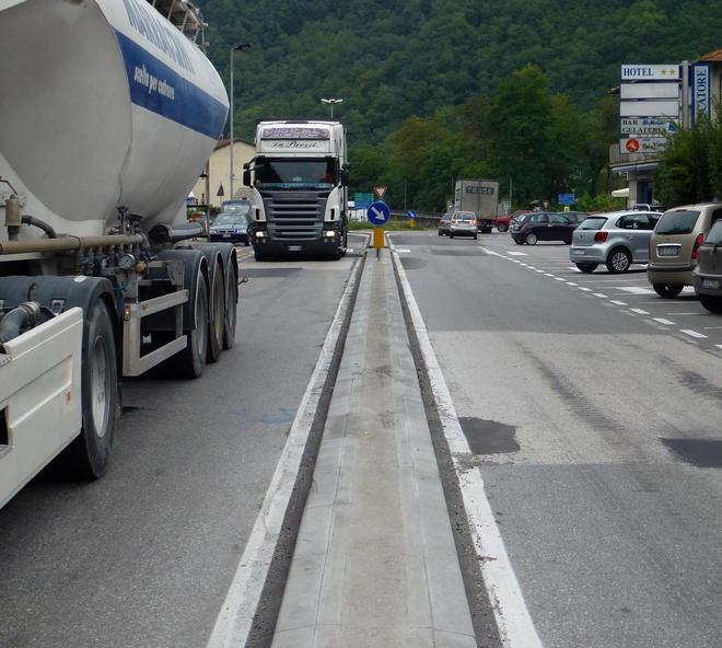 «Lodovica più pericolosa con quello spartitraffico» 