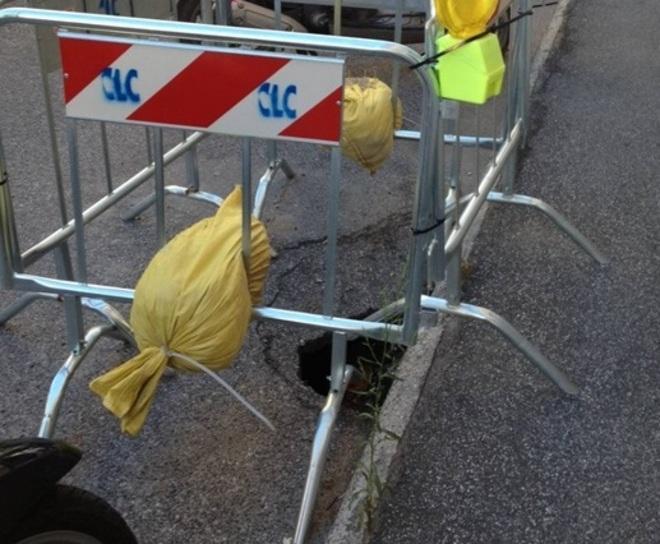 La buca di via Torretta mai riparata