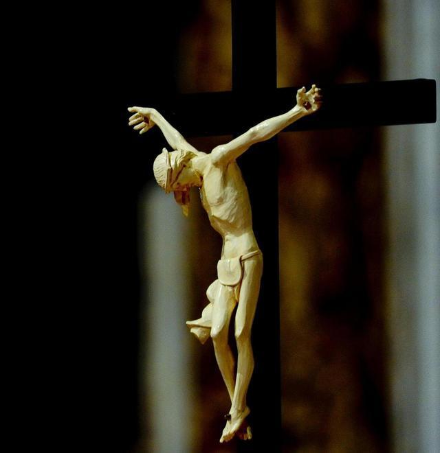 Apre “Signum salutis” la mostra di crocifissi 