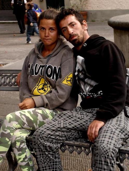 Senza lavoro, senza casa e con un bimbo in arrivo 