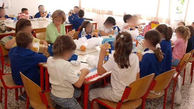 Genitori della mensa: «No al ritorno dei privati»