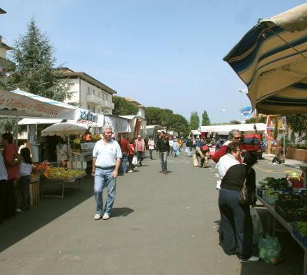 I negozianti dicono no al mercato in centro