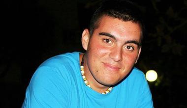 Muore a soli 17 anni per una leucemia, una folla ai funerali a Porto Azzurro 