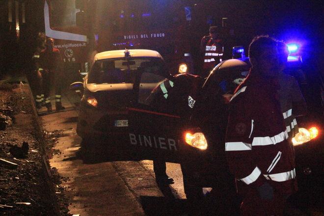 Auto sbanda da sola, paura per una bimba di 3 anni 