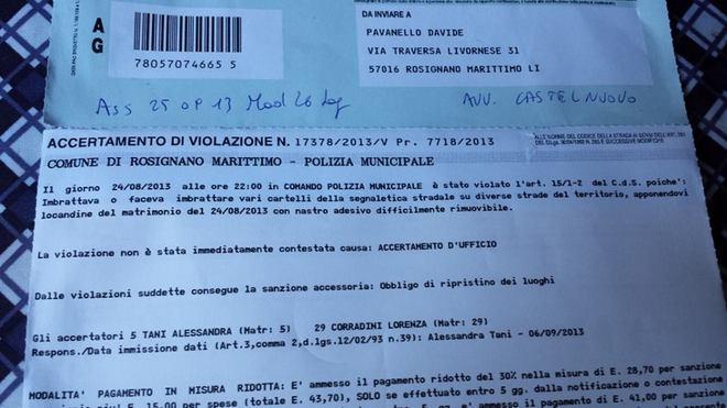 Sposi multati per i volantini nuziali 