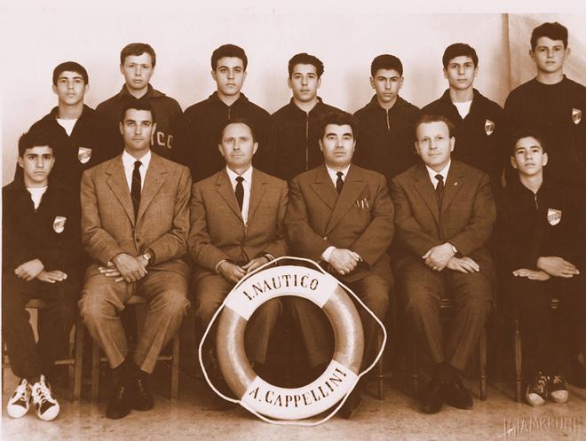 Sul sito del Tirreno (e via Facebook) scatta la caccia alle foto degli ex studenti