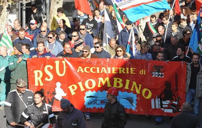 Lucchini, la città contro la chiusura 