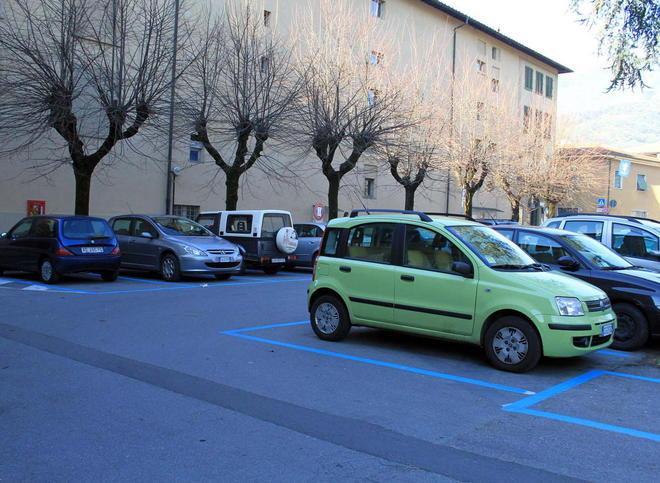 Parcheggi, stop della gestione ai privati 