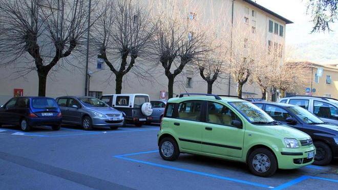 Parcheggi, stop della gestione ai privati