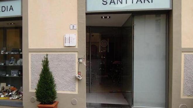 Negozio preso di mira dai vandali