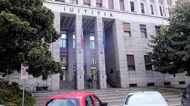 Sfrattata a Cascina una famiglia con due bambini