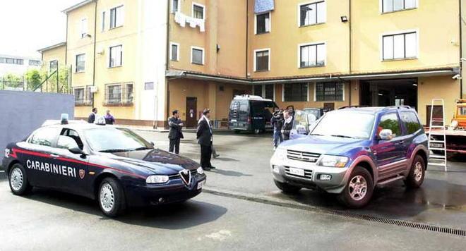 Ubriaco picchia la sorella e aggredisce i carabinieri 