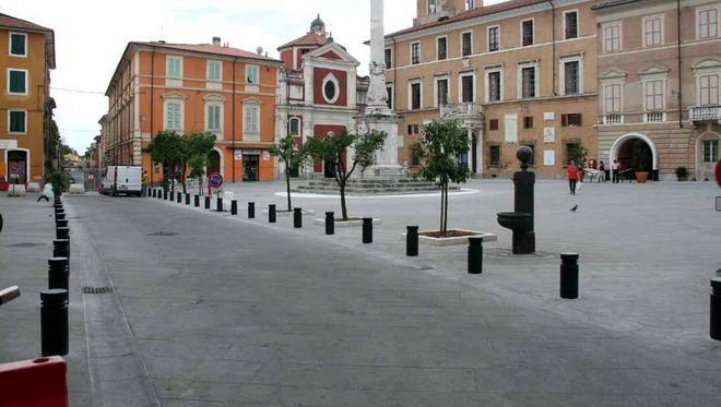 Da giovedì il mercato delle erbe: piazza Mercurio cambia volto 