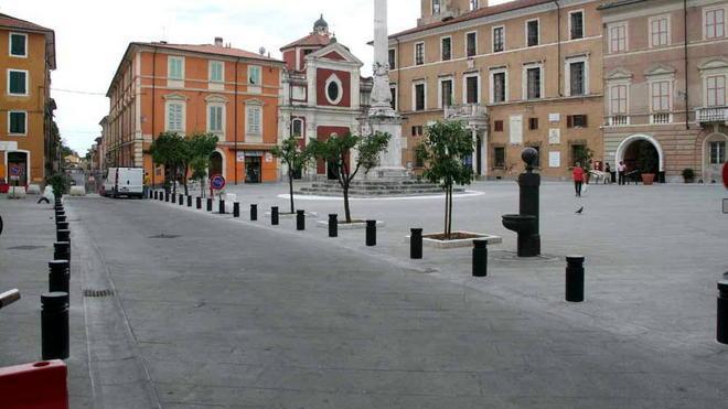 Da giovedì il mercato delle erbe: piazza Mercurio cambia volto