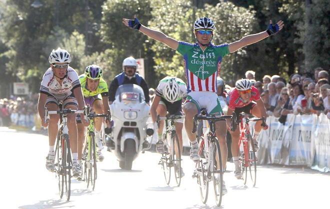 I big del pedale al via del Gp Del Rosso 