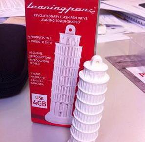 Una penna usb nella Torre: il souvenir 2.0
