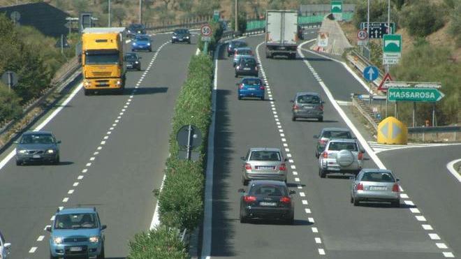 Primi effetti dell’Iva: l’autostrada per Lucca costa 10 centesimi in più