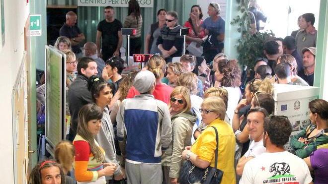 Assalto degli stagionali al Centro per l’impiego