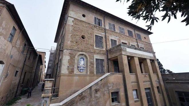 L’ex asilo potrebbe finire all’asta
