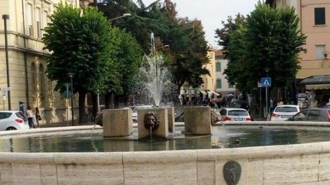 Ora la fontana funziona bene