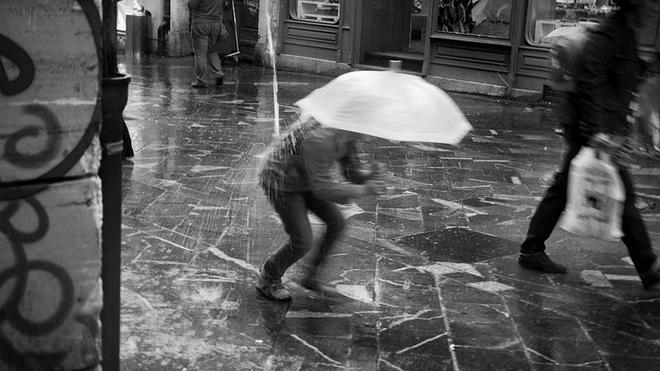 Cento scatti di street photography esposti al Cassero