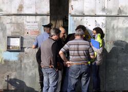 Tragedia a Pontremoli: cade dal tetto e muore 