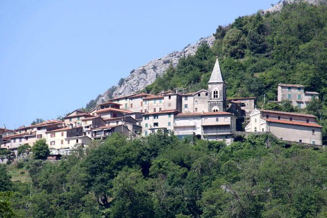 Acqua non potabile in due frazioni dell’Alta Versilia 
