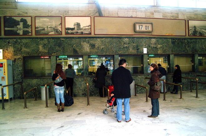 Rinnovare l’abbonamento del treno a Viareggio è un’impresa 