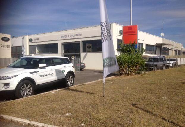 Colpo grosso al concessionario Rover 