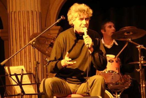 Musica d’autore in piazza Napoleone