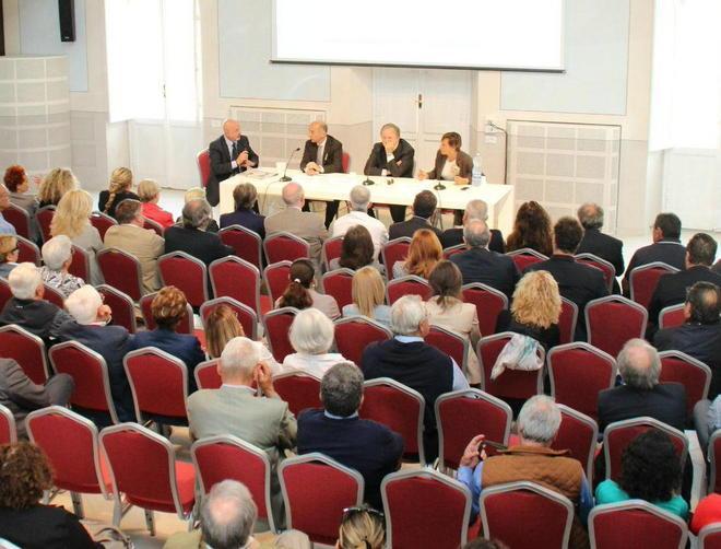 La nuova fiducia a Letta disorienta i partiti locali 