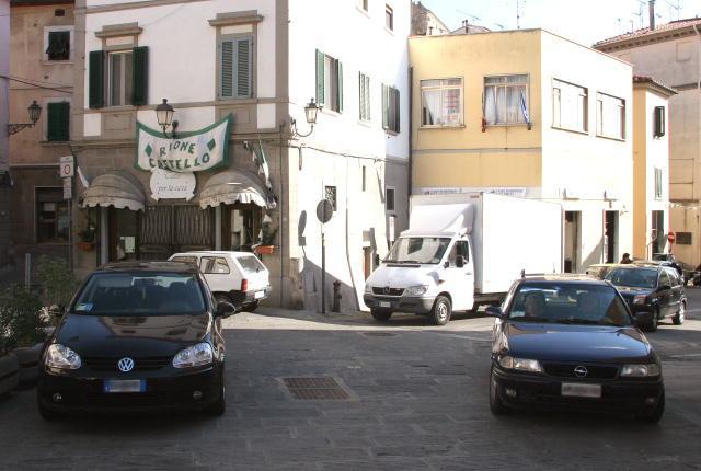 Viabilità, divieto di sosta e transito su quattro strade per un mese 