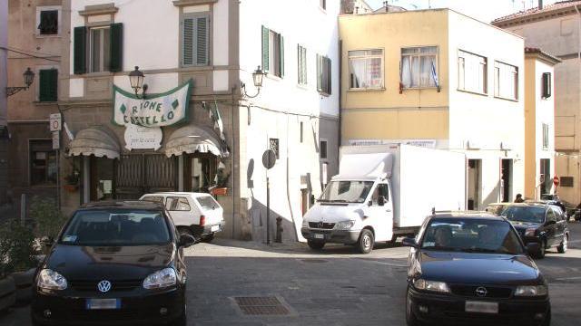 Viabilità, divieto di sosta e transito su quattro strade per un mese