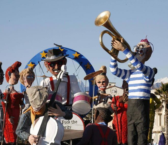 Girandole e luci di Burlamacco anche per Natale 