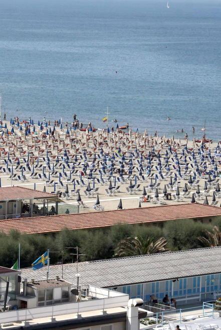 «Giù le mani dall’arenile» Grillini contro i balneari 