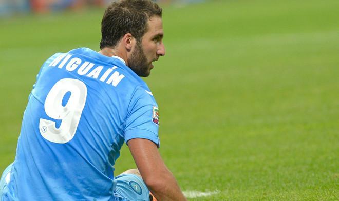 Napoli, Higuain recupera. Behrami alla carica