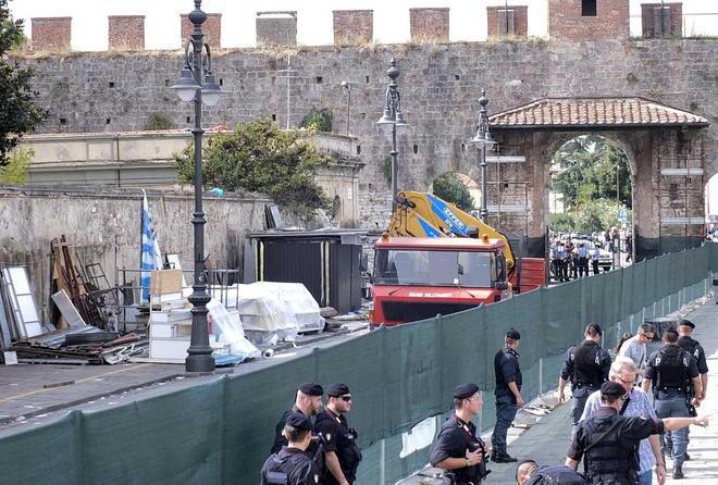 I bancarellai del Duomo denunciano un furto per 15mila euro 