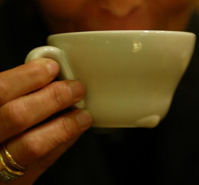 Farmaci nel caffè della zia per derubarla 