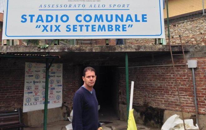 Issato allo stadio il cartello con il nome “XIX Settembre”