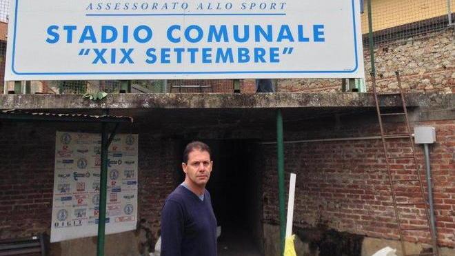 Issato allo stadio il cartello con il nome “XIX Settembre”