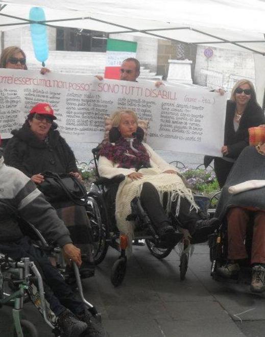 «Caro Papa, lo Stato scarica i malati di Sla Ci aiuti a batterci» 