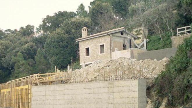 Cantoniera, prescritto l’abuso del muro