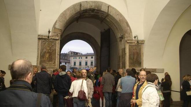Chiusura di porta S. Maria annullata per la pioggia