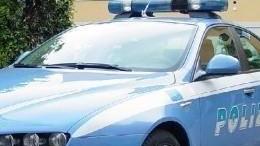 Agente in libera uscita blocca la strada e fa arrestare i ladri